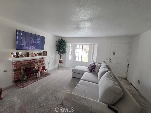 2099 Applewood Street, Colton, California 92324 home-pic-6