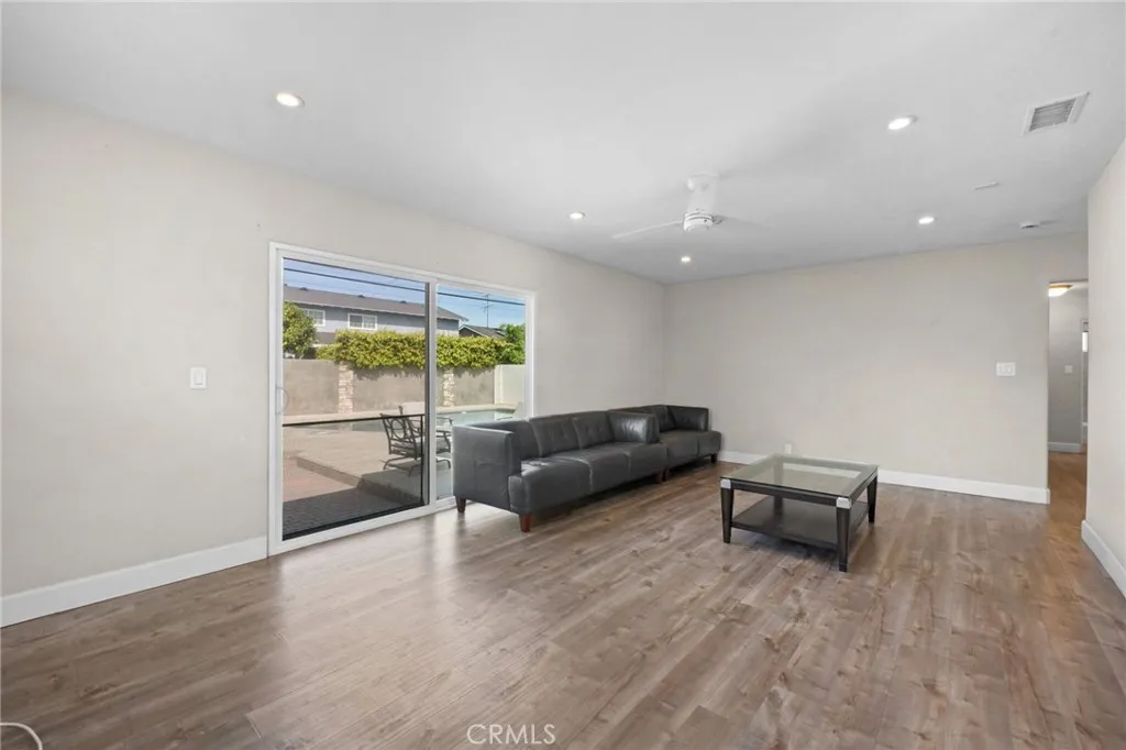 6003 Droxford, Lakewood, California 90713 home-pic-10
