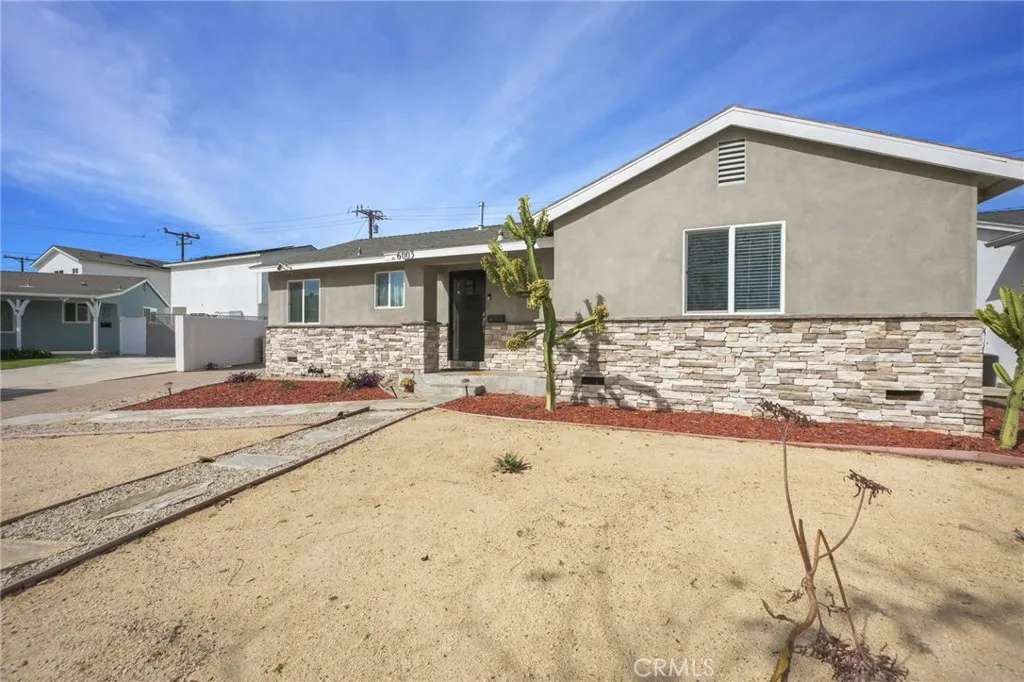 6003 Droxford, Lakewood, California 90713 home-pic-1