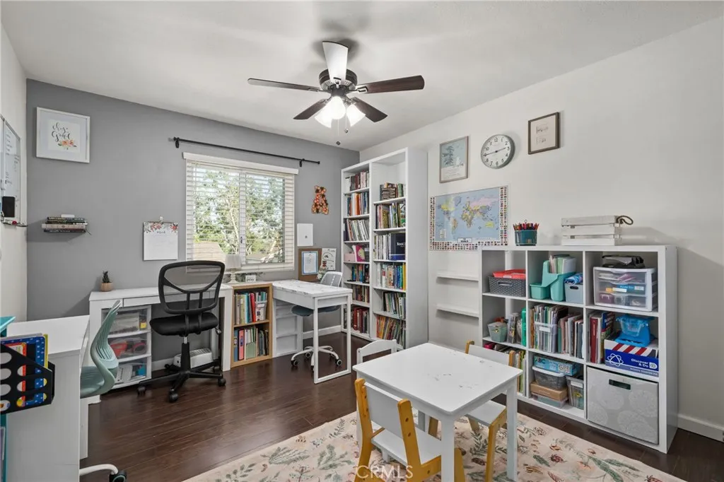 Bedroom 3/schoolroom