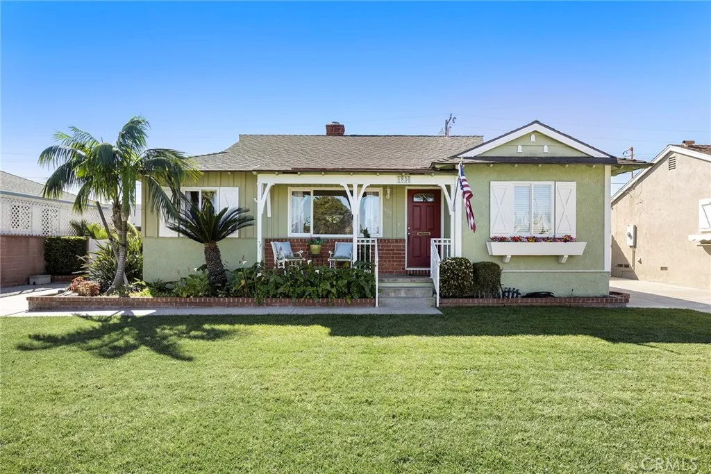1836 W Southgate, Fullerton, California 92833 home-pic-3