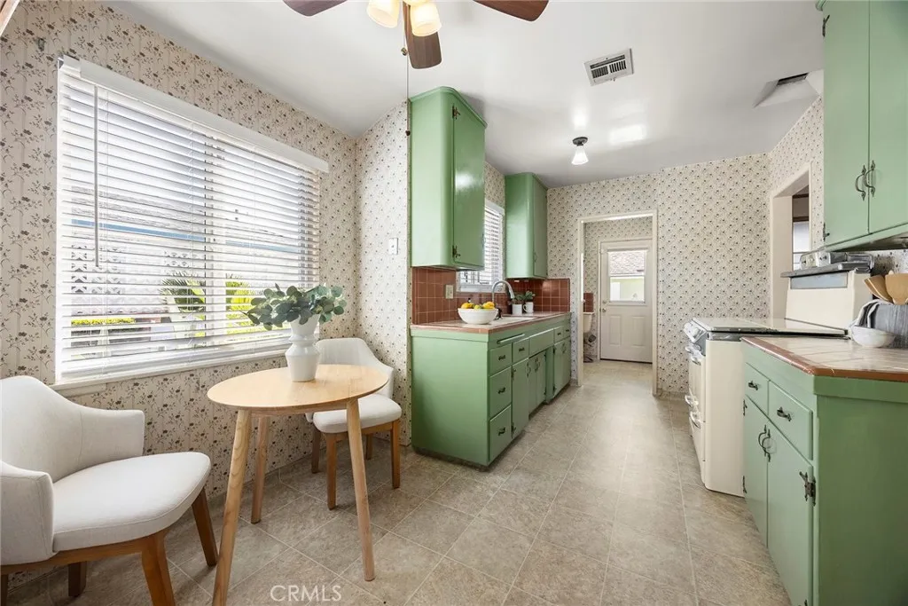 1836 W Southgate, Fullerton, California 92833 home-pic-6