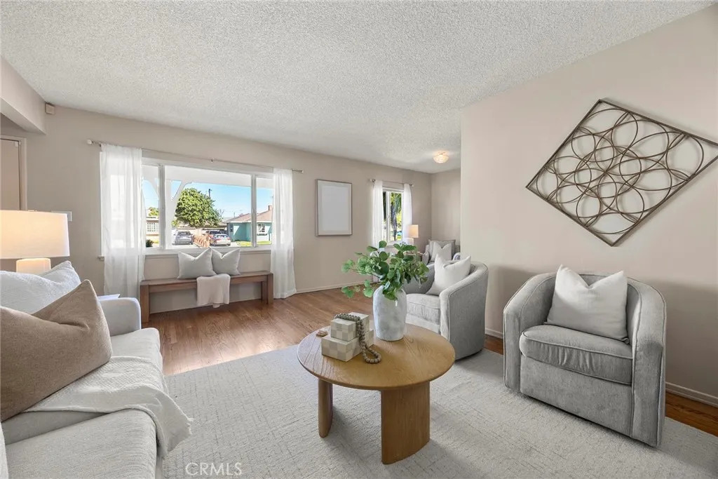 1836 W Southgate, Fullerton, California 92833 home-pic-1