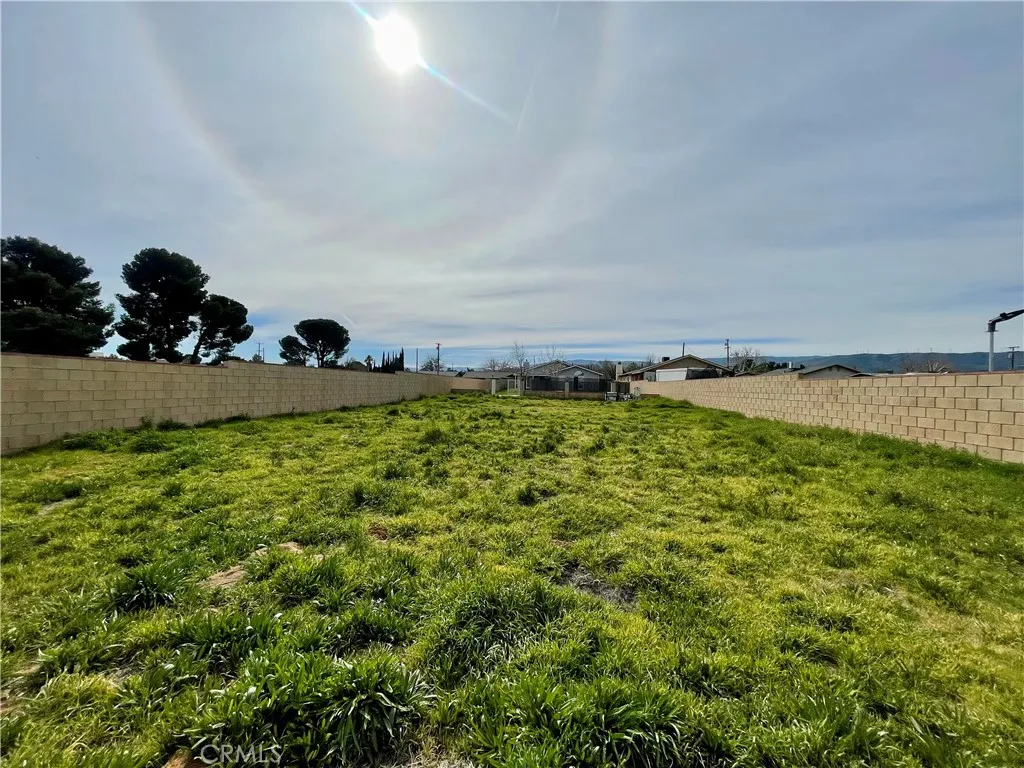 4763 W Avenue L8, Lancaster, California 93536 home-pic-3