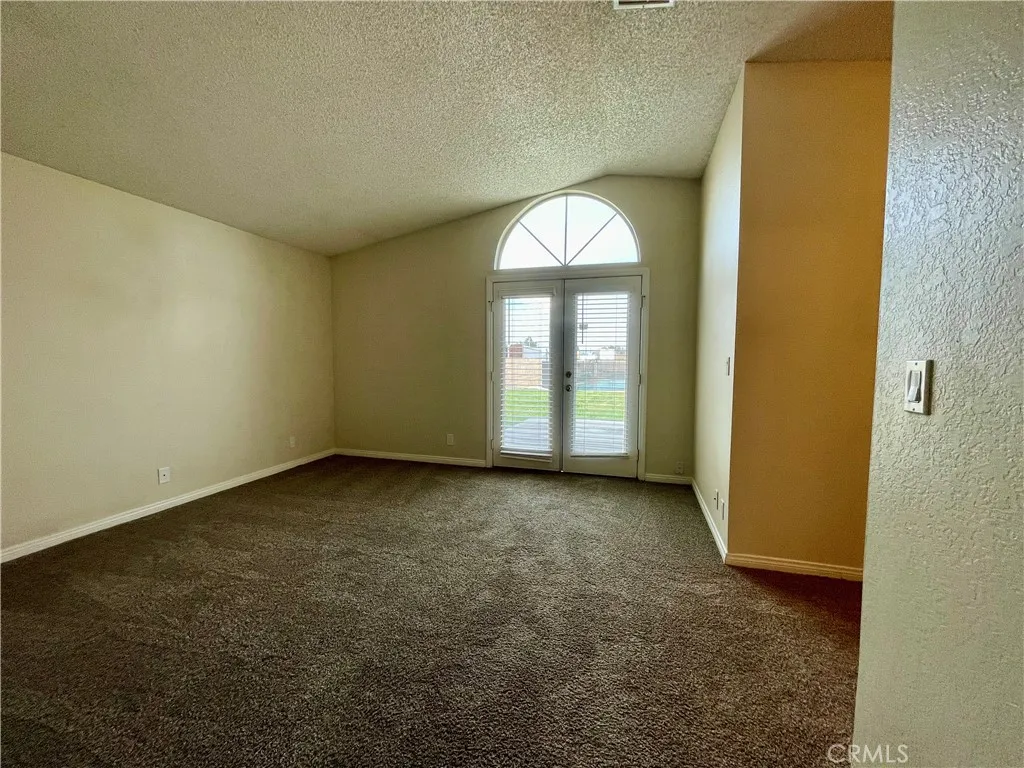 4763 W Avenue L8, Lancaster, California 93536 home-pic-8