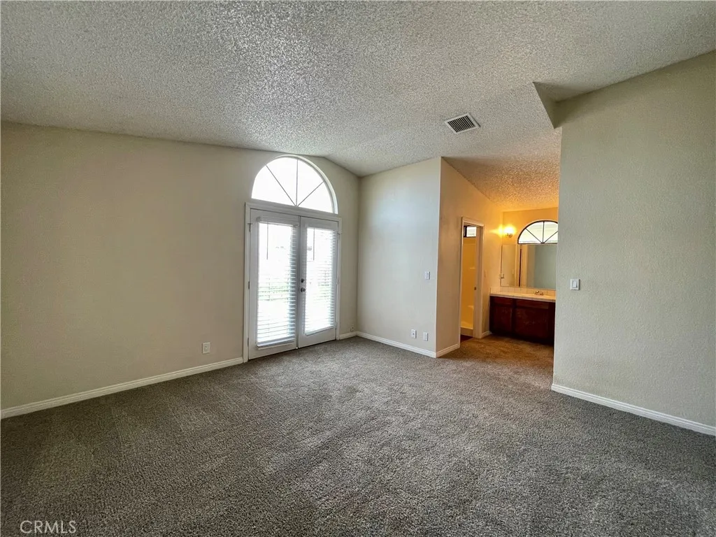 4763 W Avenue L8, Lancaster, California 93536 home-pic-12