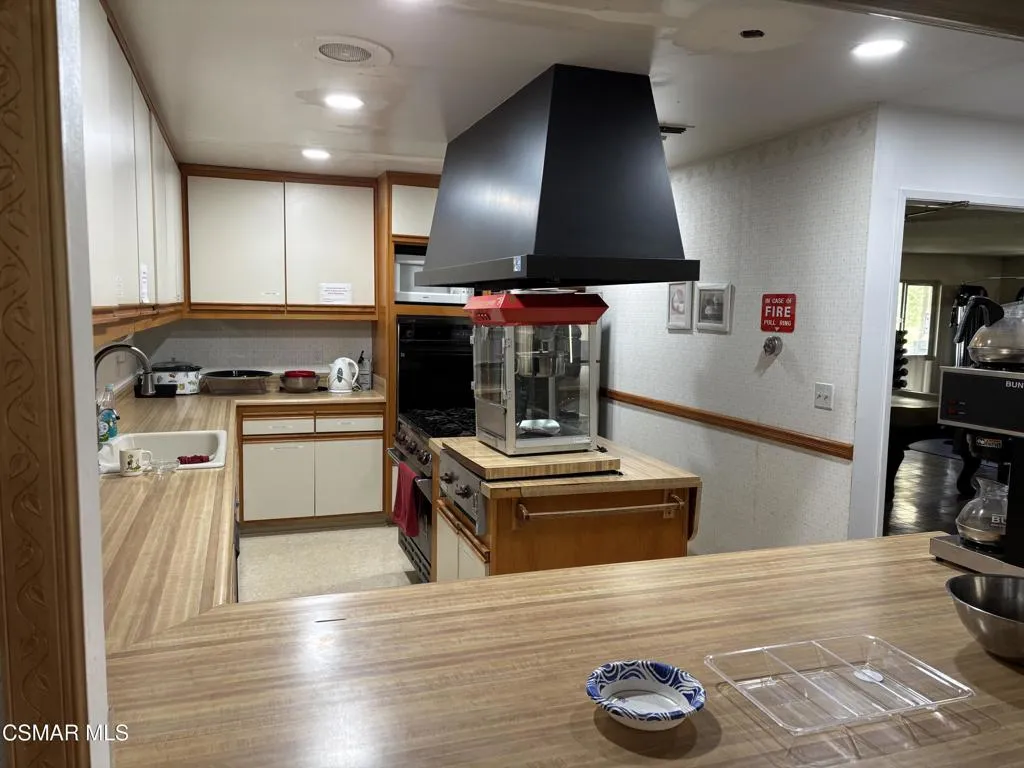 01ClubhouseKitchen 01ClubhouseKitchen