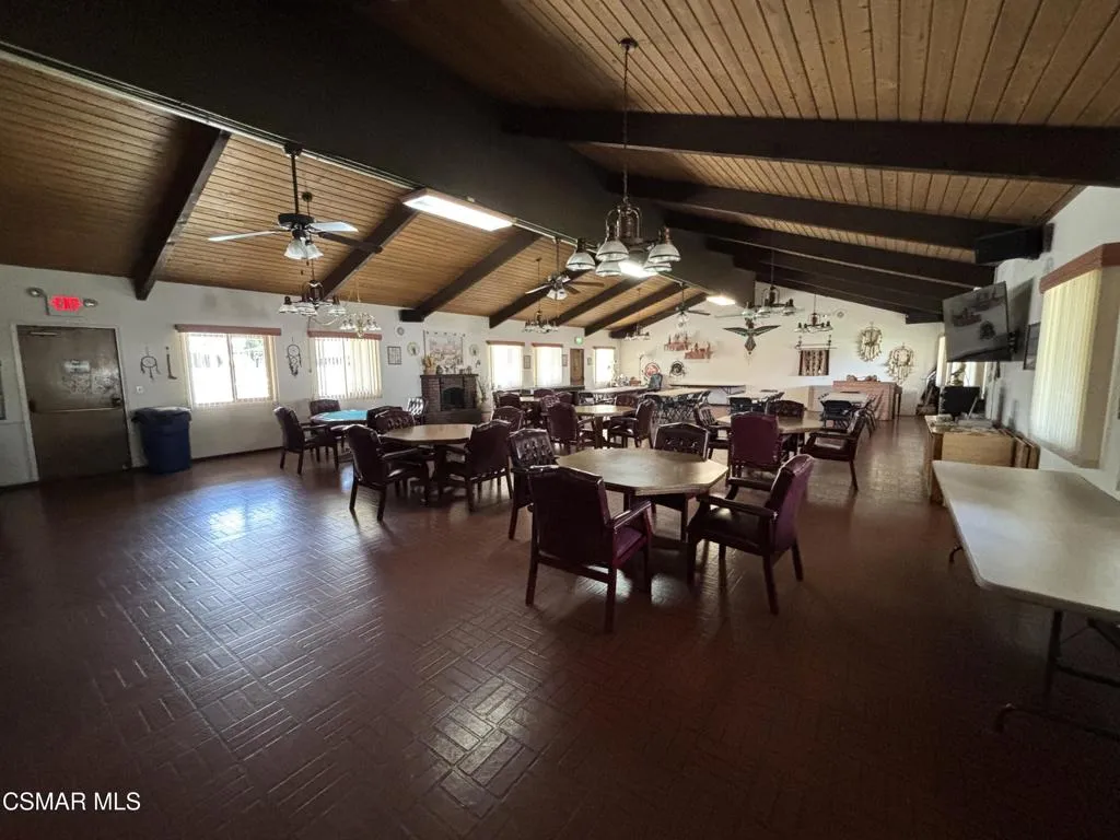 01Clubhouse 01Clubhouse