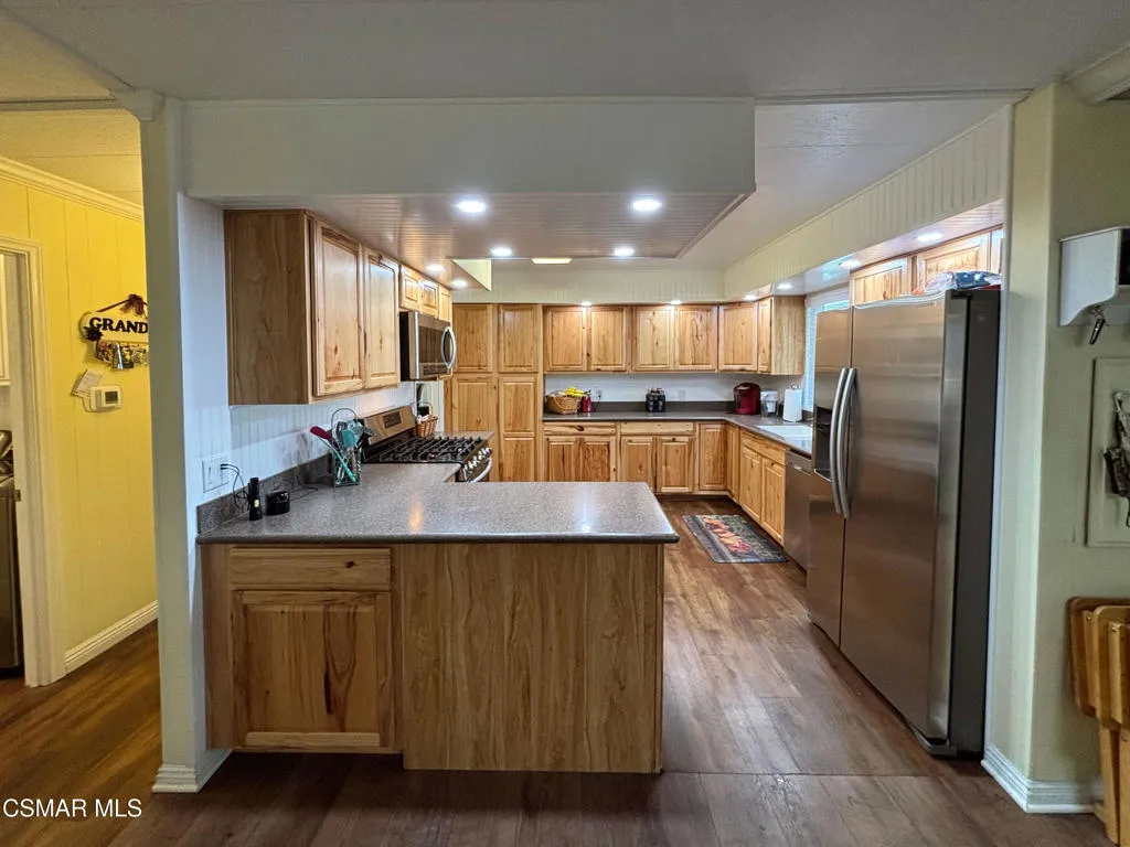 01KitchenHallFmFam2 01KitchenHallFmFam2