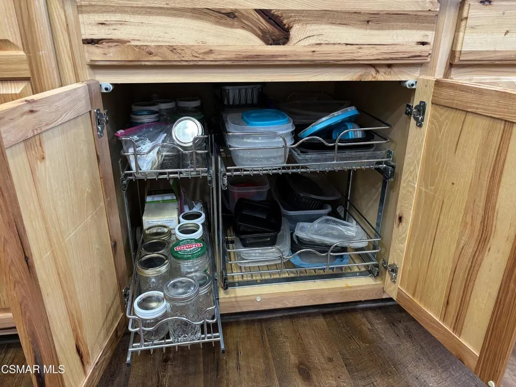 01KitchenPullOuts 01KitchenPullOuts