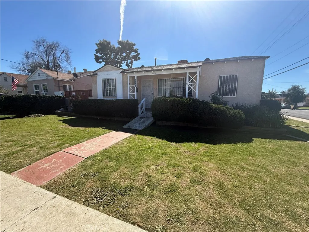 1128 W Dolores, Wilmington, California 90744 home-pic-9