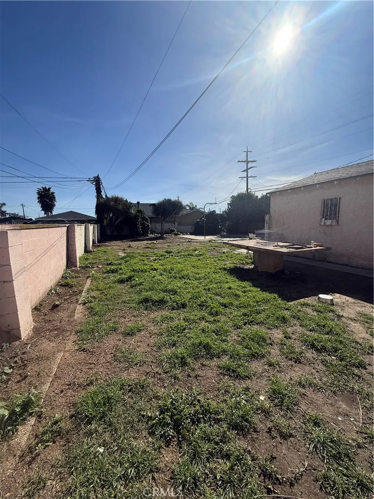 1128 W Dolores, Wilmington, California 90744 home-pic-7