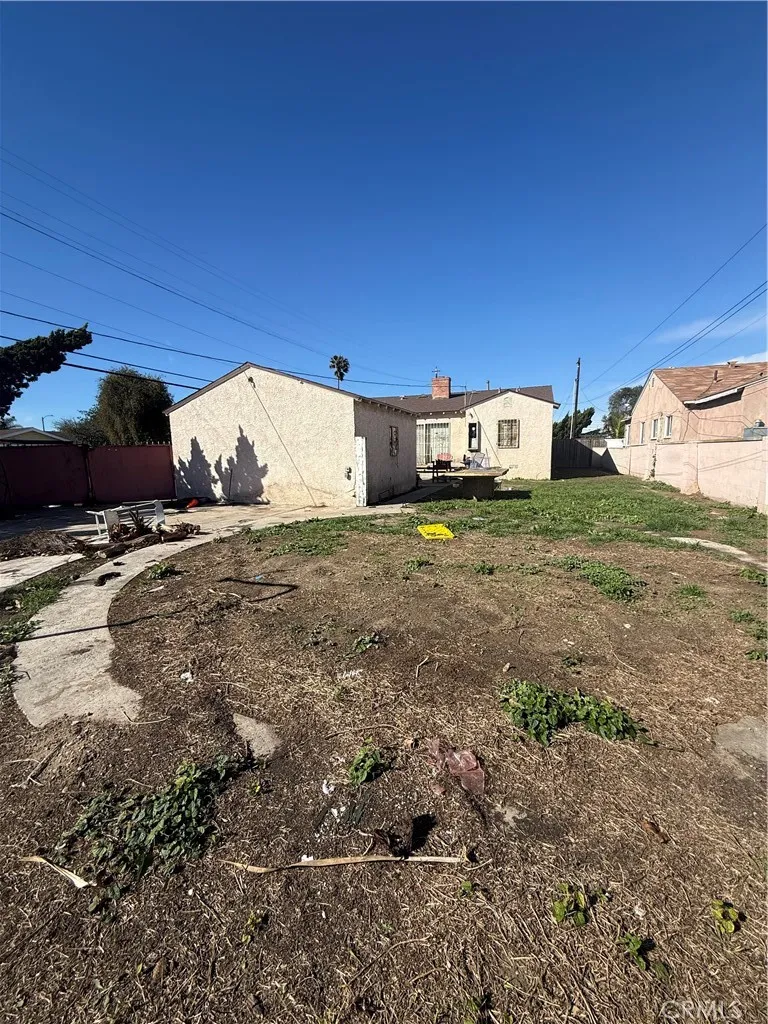 1128 W Dolores, Wilmington, California 90744 home-pic-4