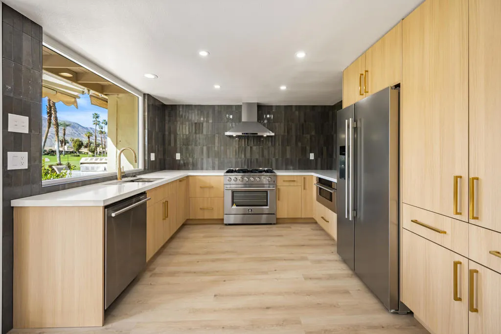 251 Calle Del Verano, Palm Desert, California 92260 home-pic-9