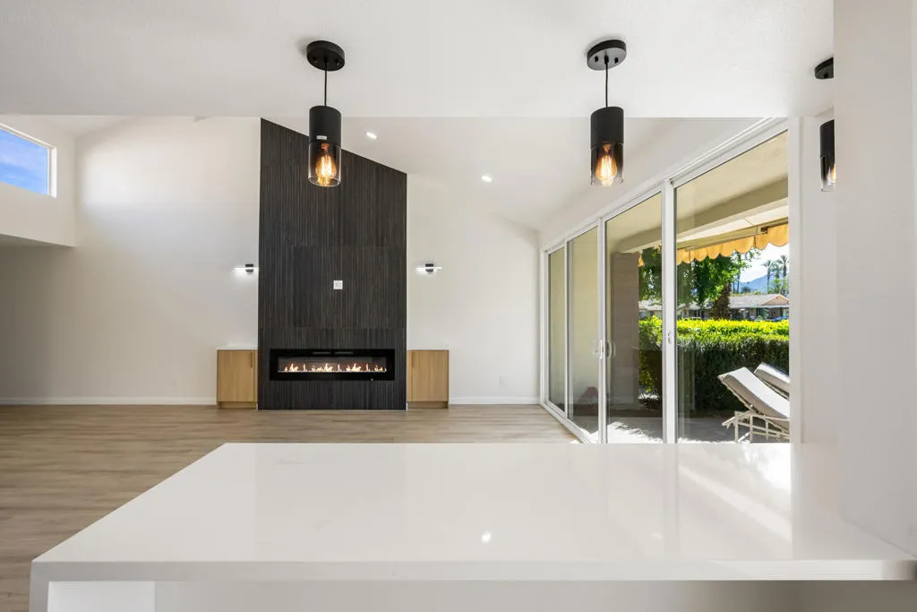 251 Calle Del Verano, Palm Desert, California 92260 home-pic-6