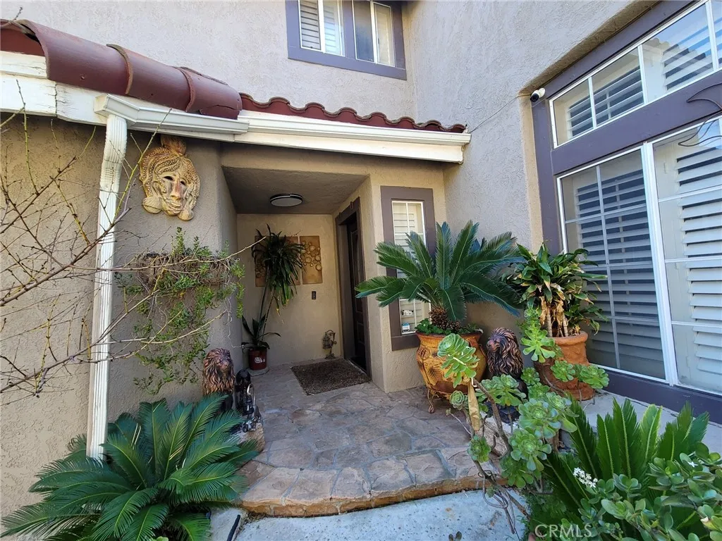 560 Calhoun Street, Corona, California 92879 home-pic-2
