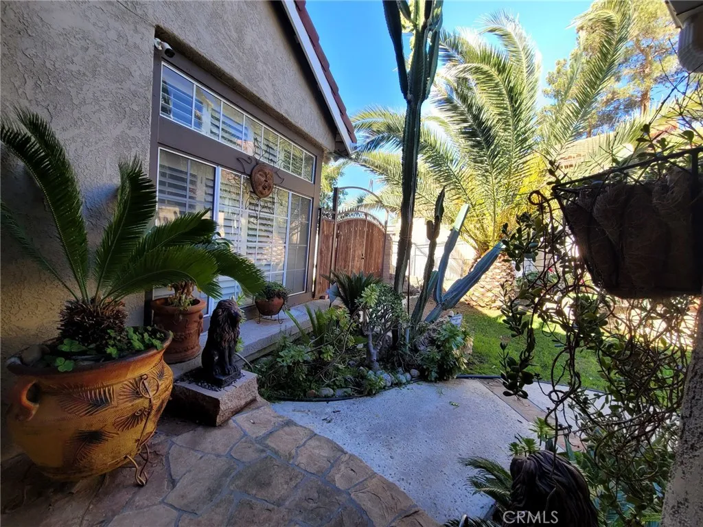 560 Calhoun Street, Corona, California 92879 home-pic-3