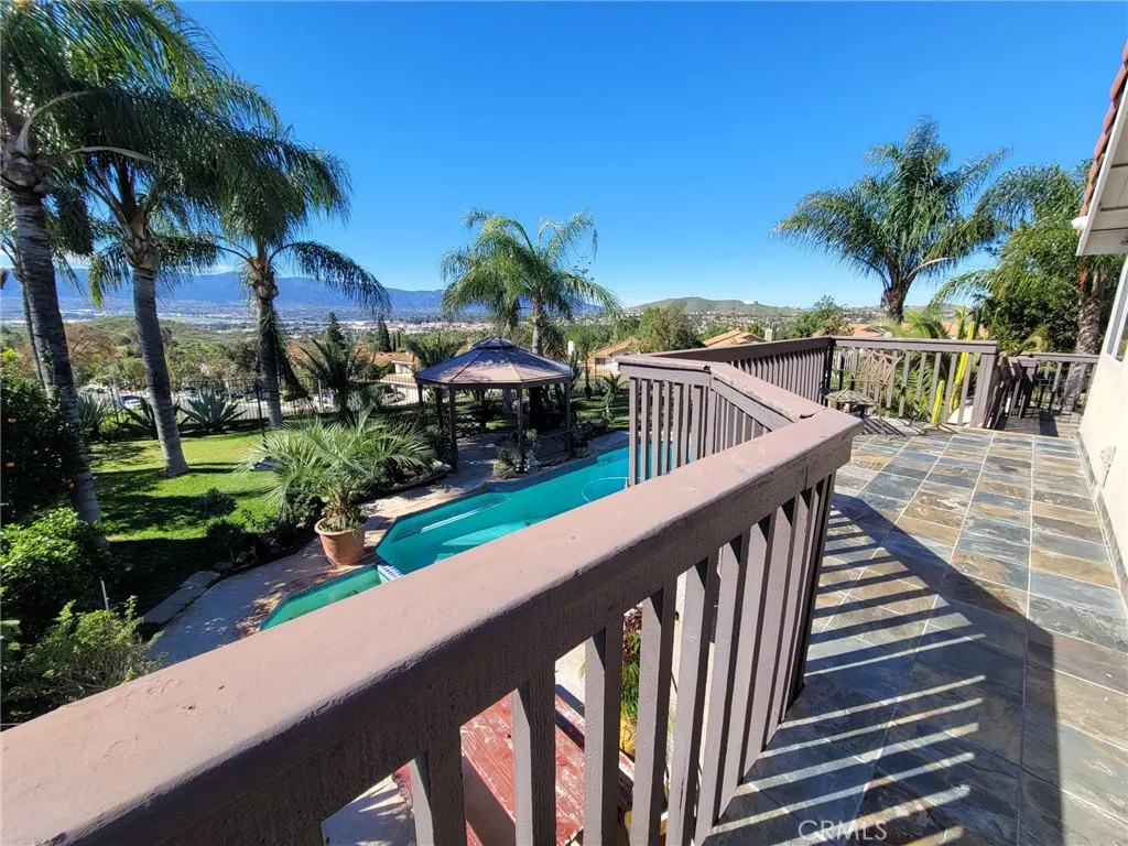 560 Calhoun Street, Corona, California 92879 home-pic-21