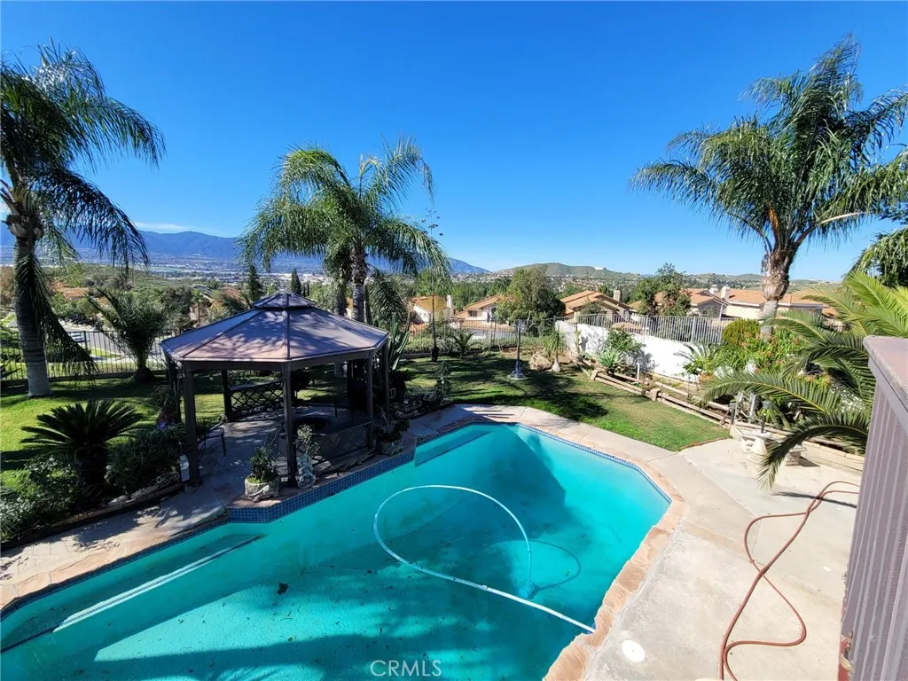 560 Calhoun Street, Corona, California 92879 home-pic-22