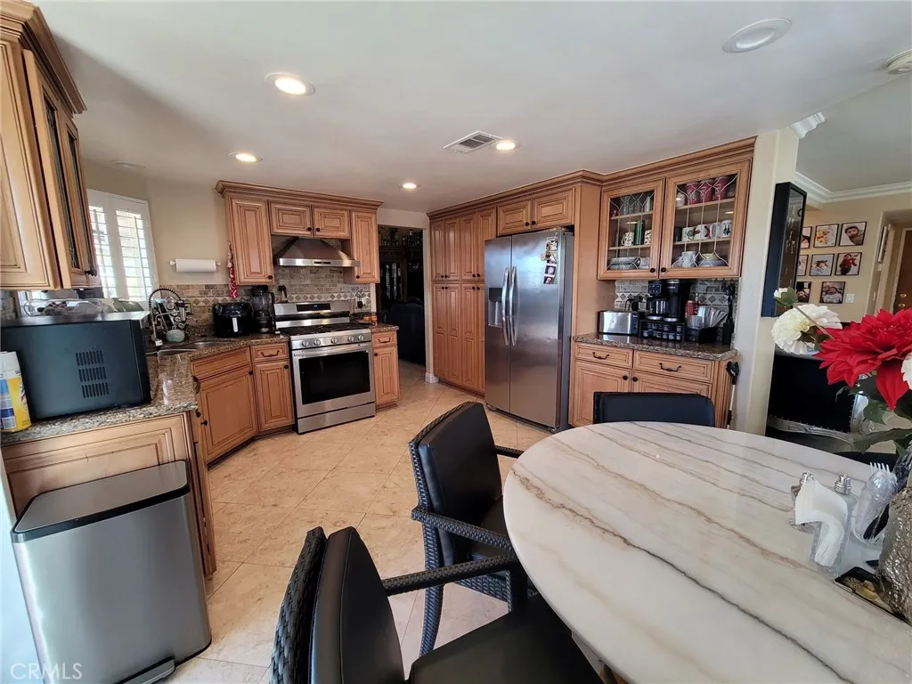 560 Calhoun Street, Corona, California 92879 home-pic-11
