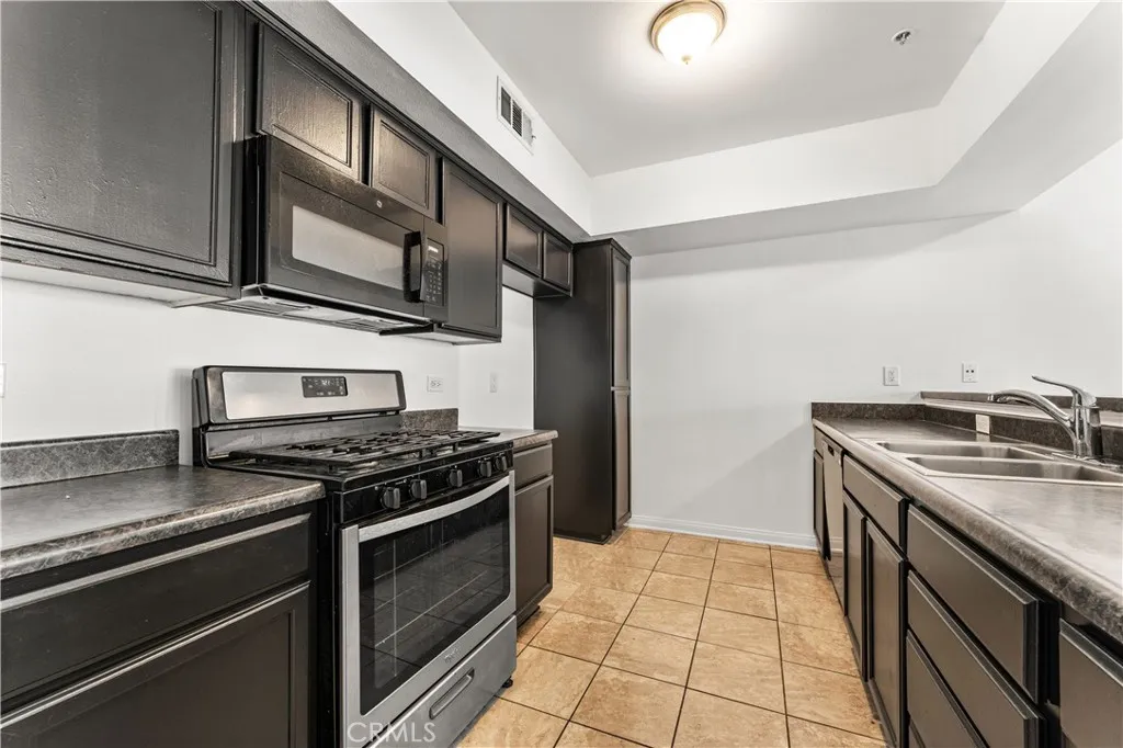 12076 S Broadway, Los Angeles, California 90061 home-pic-9