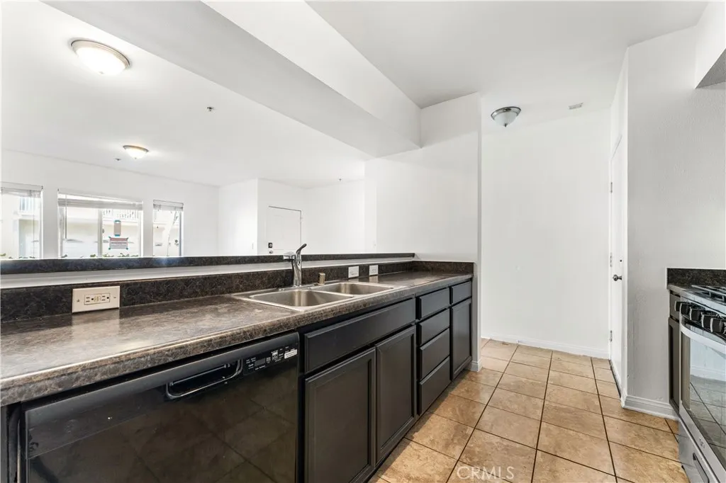 12076 S Broadway, Los Angeles, California 90061 home-pic-8