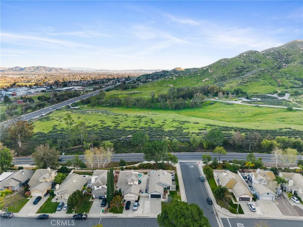 22901 Springdale, Moreno Valley, California 92557 home-pic-46
