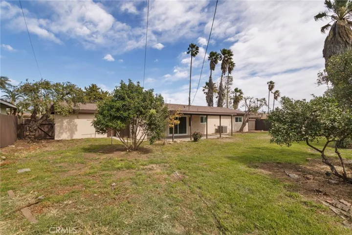 5874 Olive, Rialto, California 92377