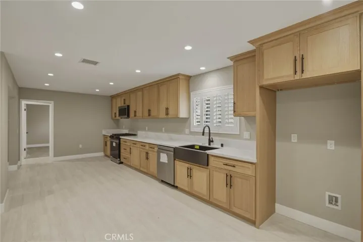 5874 Olive, Rialto, California 92377
