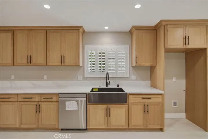 5874 Olive, Rialto, California 92377