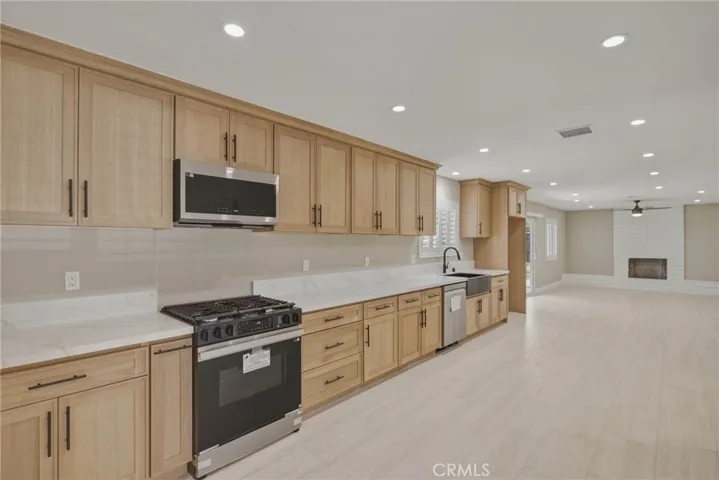 5874 Olive, Rialto, California 92377