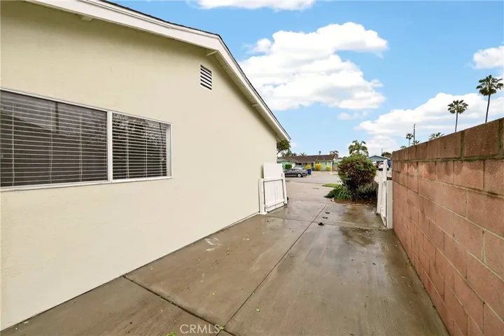 7961 La Corona Way, Buena Park, California 90620