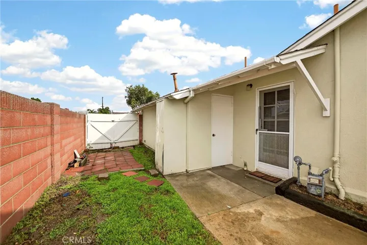 7961 La Corona Way, Buena Park, California 90620
