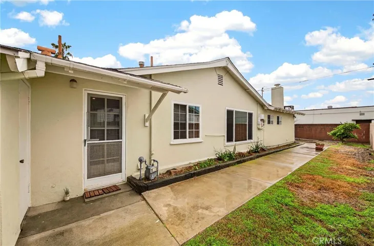 7961 La Corona Way, Buena Park, California 90620