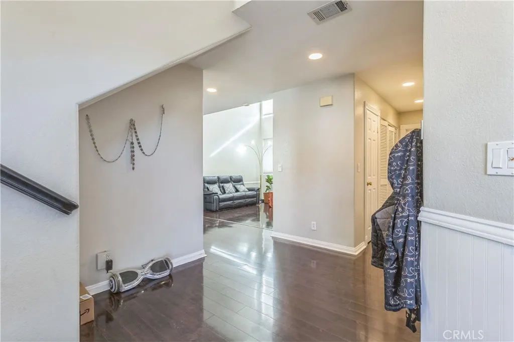 18641 Nathan Hill, Canyon Country, California 91351 home-pic-3
