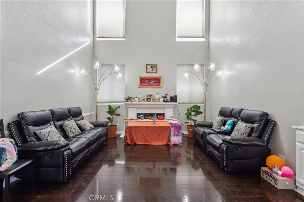 18641 Nathan Hill, Canyon Country, California 91351 home-pic-5
