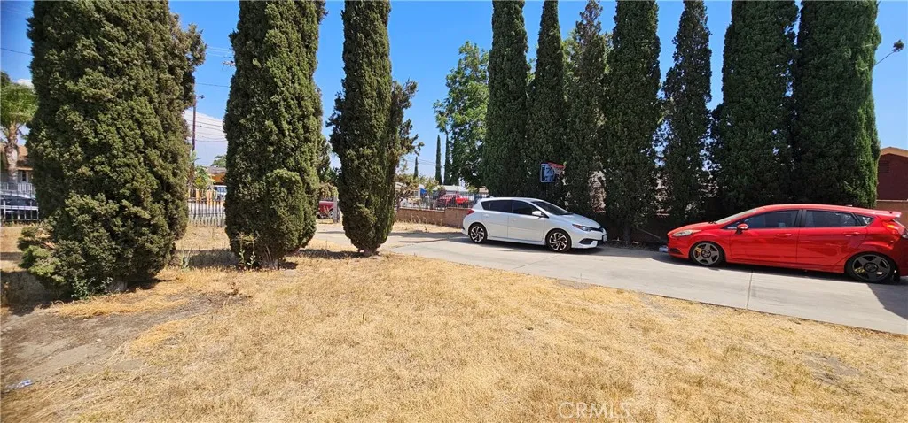 parking is on drive way only