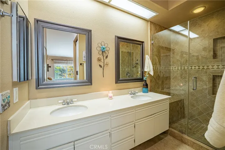 Dual Sinks