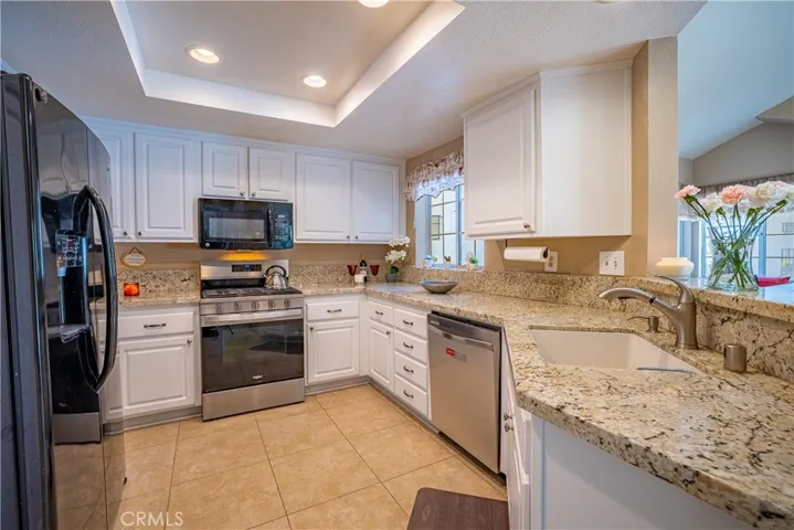 Gorgeous Full Remodeled Kitchen, the Largest in all the Plans
