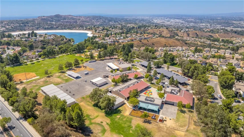 Canyon Rim Elementary and Park, The Reservoir are a short walk!