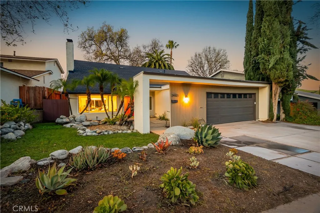 29321 Trailway Lane, Agoura Hills, California 91301 home-pic-1