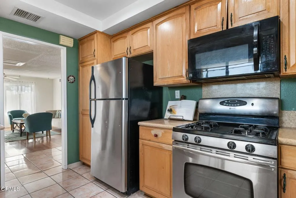 12446 Herrick Avenue, Sylmar, California 91342 home-pic-13