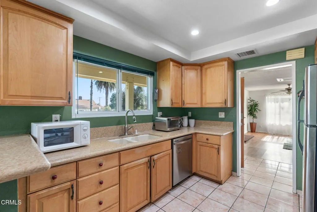 12446 Herrick Avenue, Sylmar, California 91342 home-pic-10