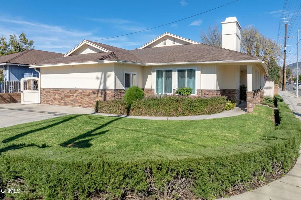 12446 Herrick Avenue, Sylmar, California 91342 home-pic-2