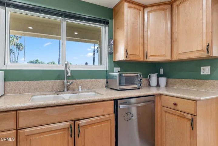 14-web-or-mls-12446-herrick-ave