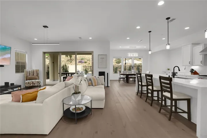 21303 Rockview Terrace, Chatsworth, California 91311 — photo 4