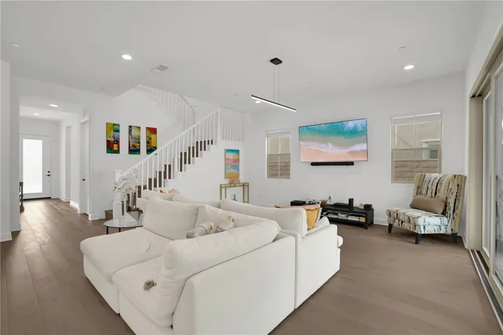 21303 Rockview Terrace, Chatsworth, California 91311 — photo 5
