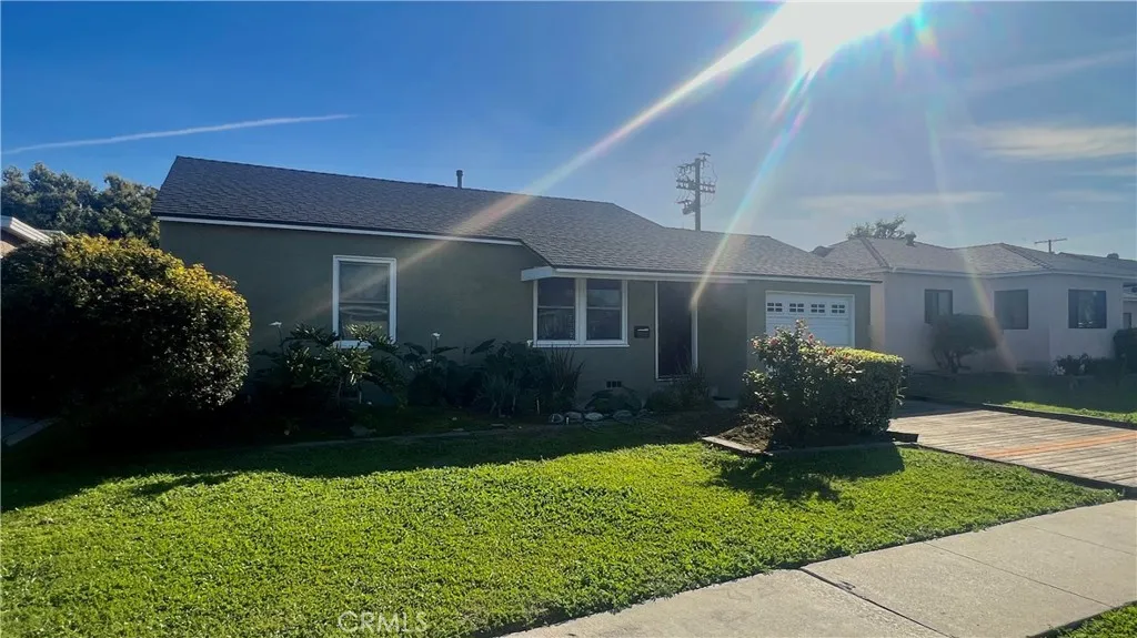 12118 Excelsior Drive, Norwalk, California 90650 home-pic-2