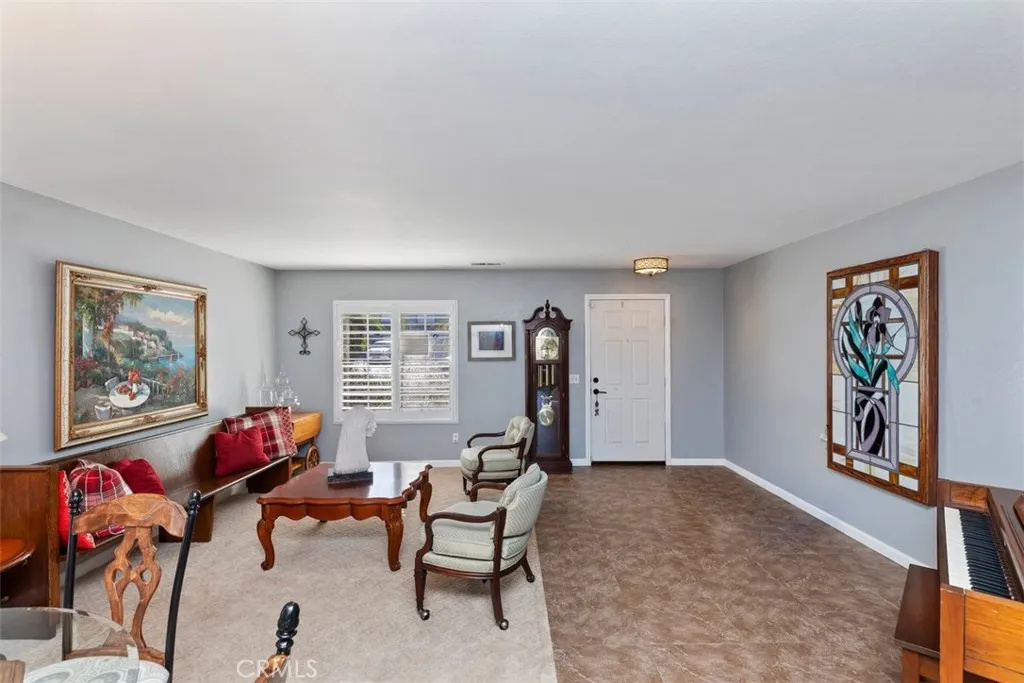825 Derby, Corona, California 92882 home-pic-5