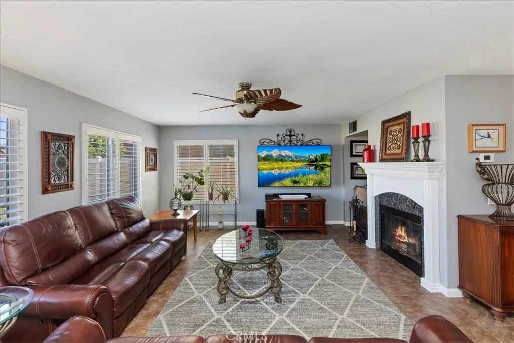 825 Derby, Corona, California 92882 home-pic-14